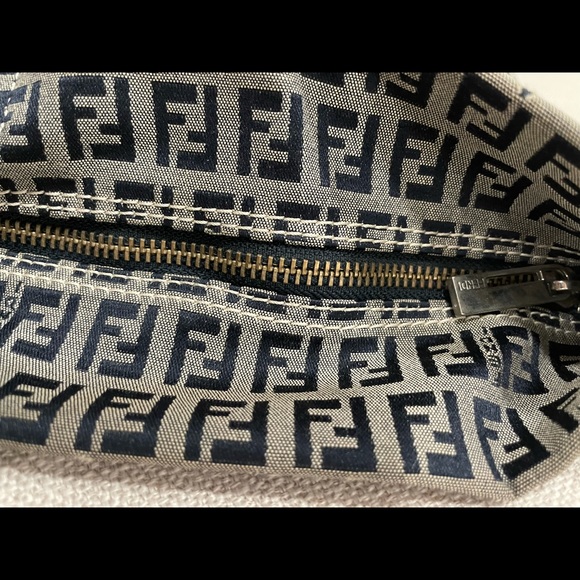 💃Fendi 💃 Zucca-pattern Roll tote bag - Picture 15 of 16